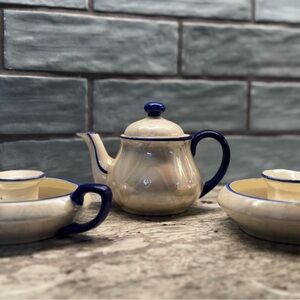 VTG Set of Czechoslovakia iridescent "mother of pearl" teapot & candleholders